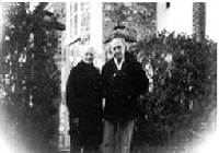 Con Agustí Bartra revisitando Villa Rosset, 1973.